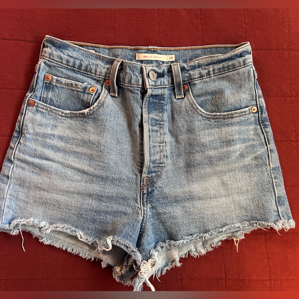 Levi’s ribcage cutoff shorts